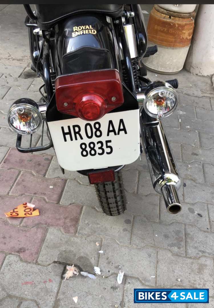 Black Royal Enfield Bullet Standard 350