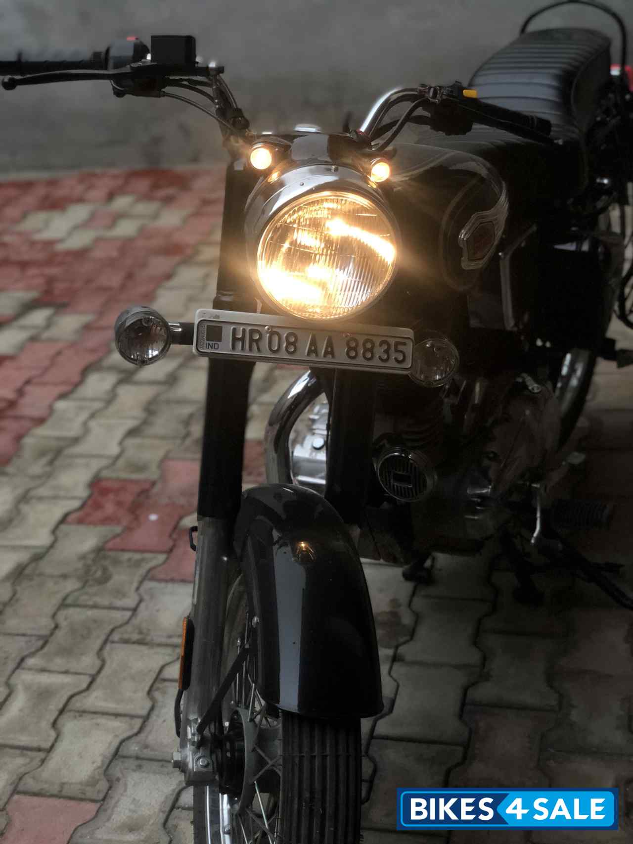 Black Royal Enfield Bullet Standard 350