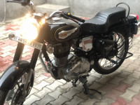 Black Royal Enfield Bullet Standard 350
