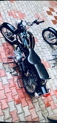 Black Royal Enfield Bullet Standard 350