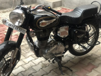 Black Royal Enfield Bullet Standard 350