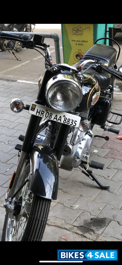 Black Royal Enfield Bullet Standard 350