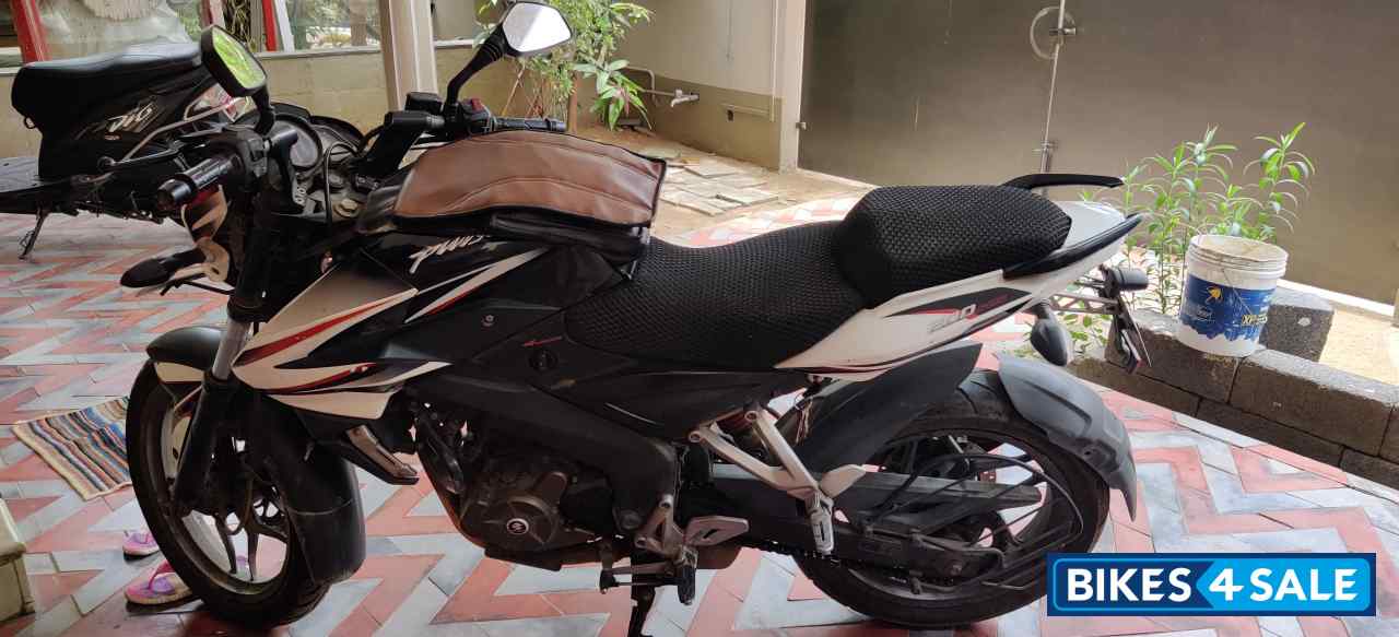 Bajaj Pulsar 200 NS