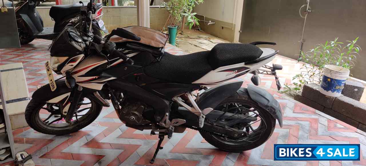 Bajaj Pulsar 200 NS Bajaj Pulsar 200 NS