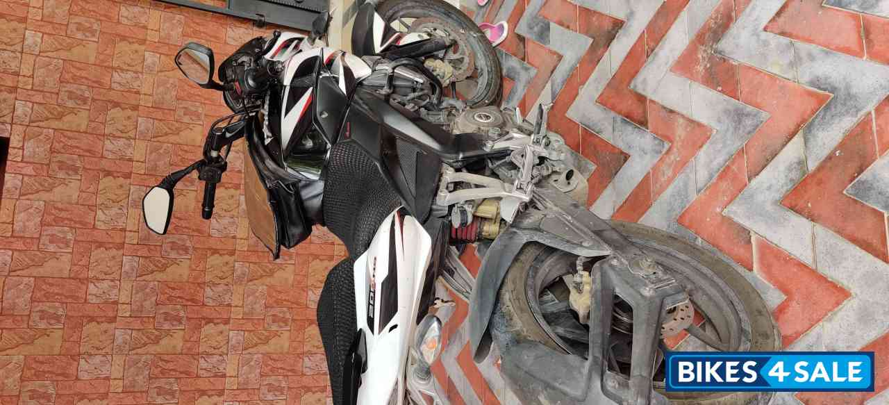 Bajaj Pulsar 200 NS Bajaj Pulsar 200 NS