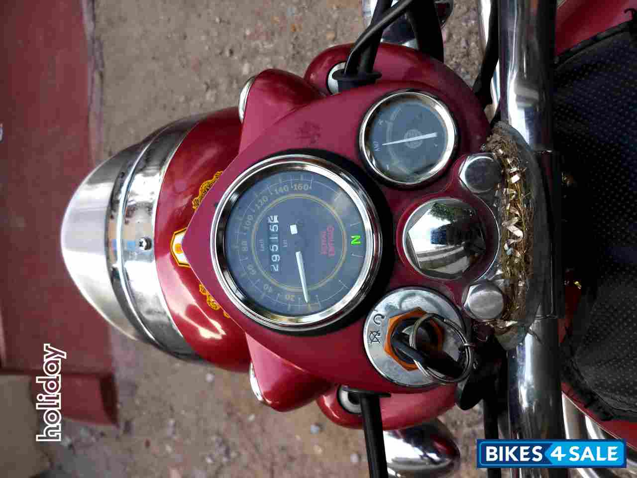 Red Royal Enfield Bullet 350 ES