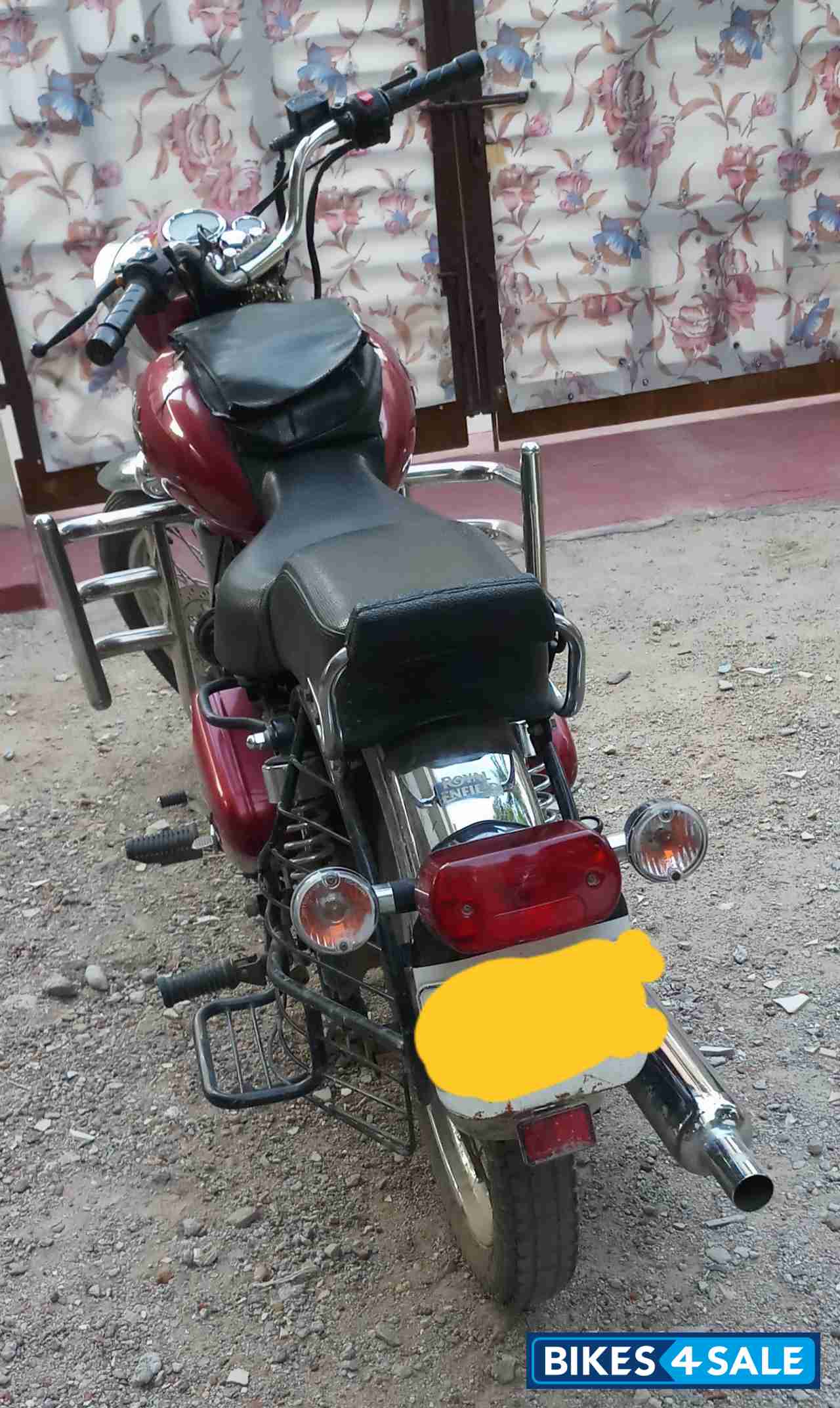 Red Royal Enfield Bullet 350 ES Red Royal Enfield Bullet 350 ES