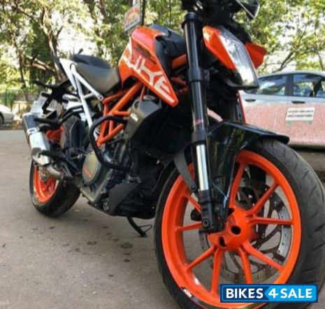 Orange KTM Duke 390