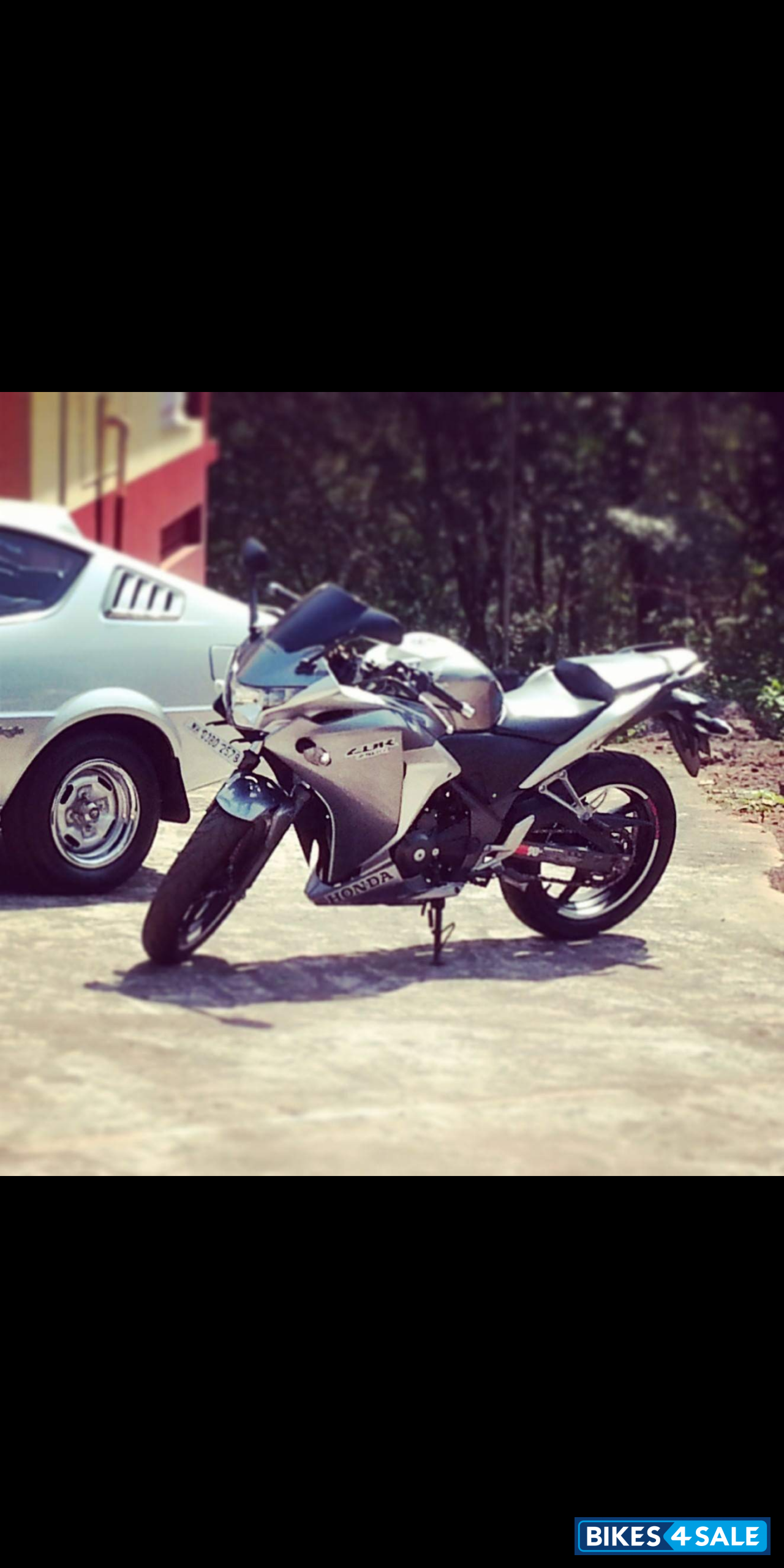 Silver Honda CBR 250R