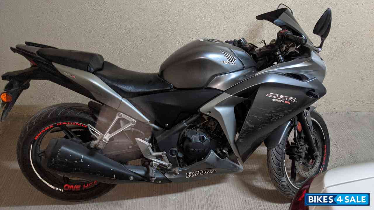 Silver Honda CBR 250R