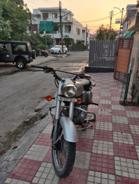 Silver Royal Enfield Classic 350