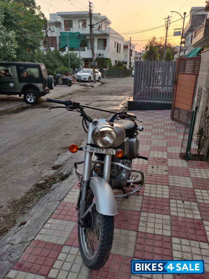 Silver Royal Enfield Classic 350