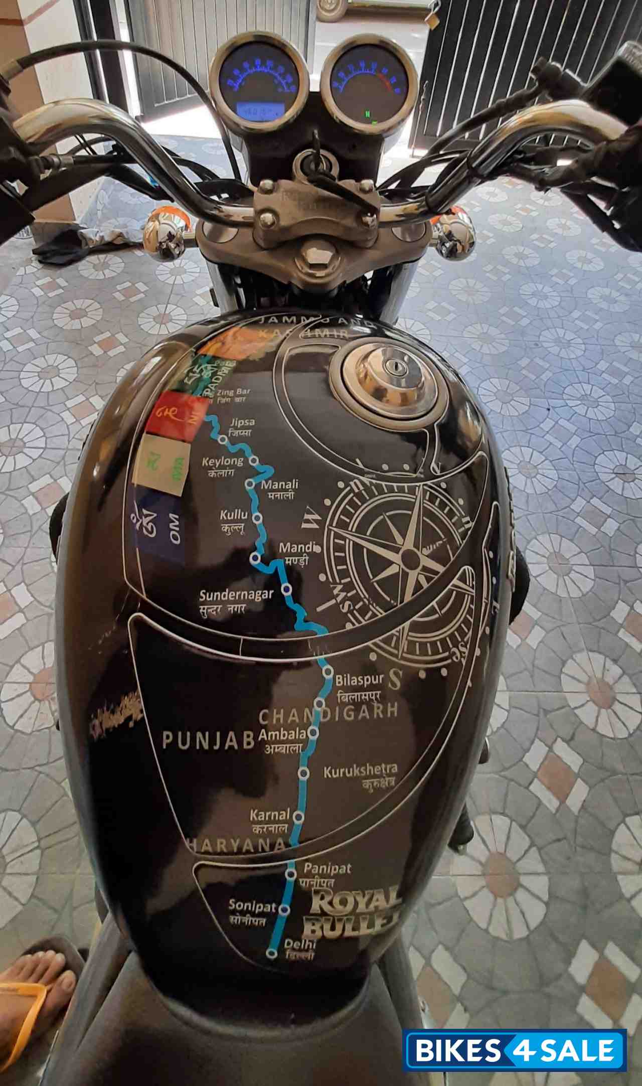 Matte-black Royal Enfield Thunderbird 500 Matte-black Royal Enfield Thunderbird 500