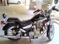 Black Royal Enfield Thunderbird 350