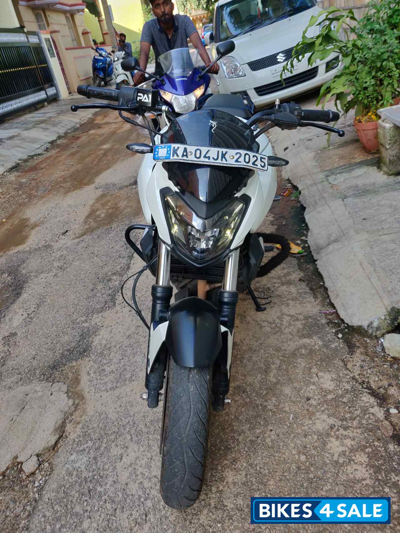 Bajaj Dominar 400