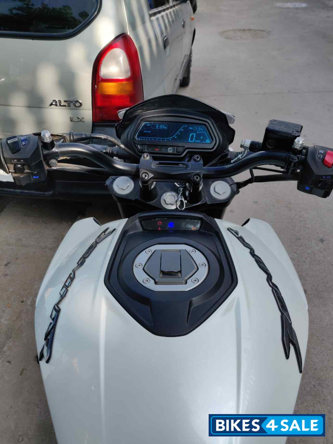 Bajaj Dominar 400