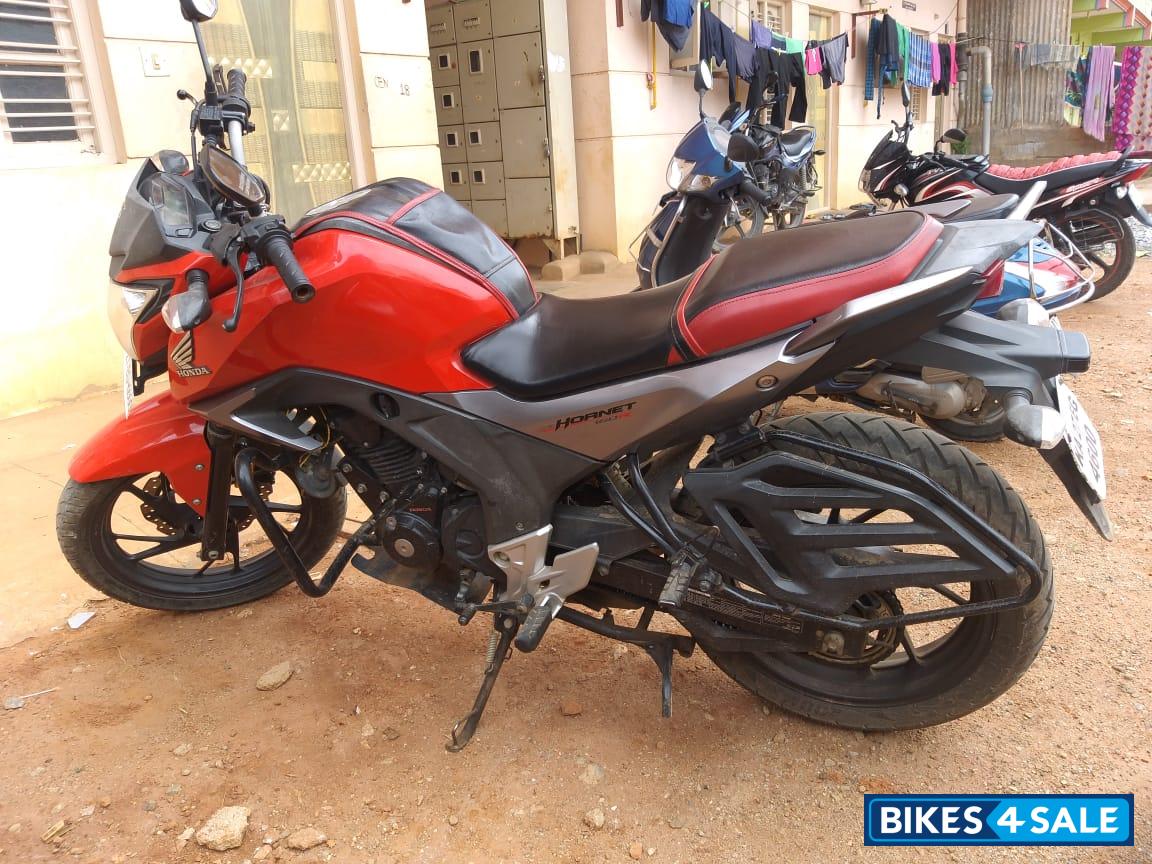 Red Honda CB Hornet 160R