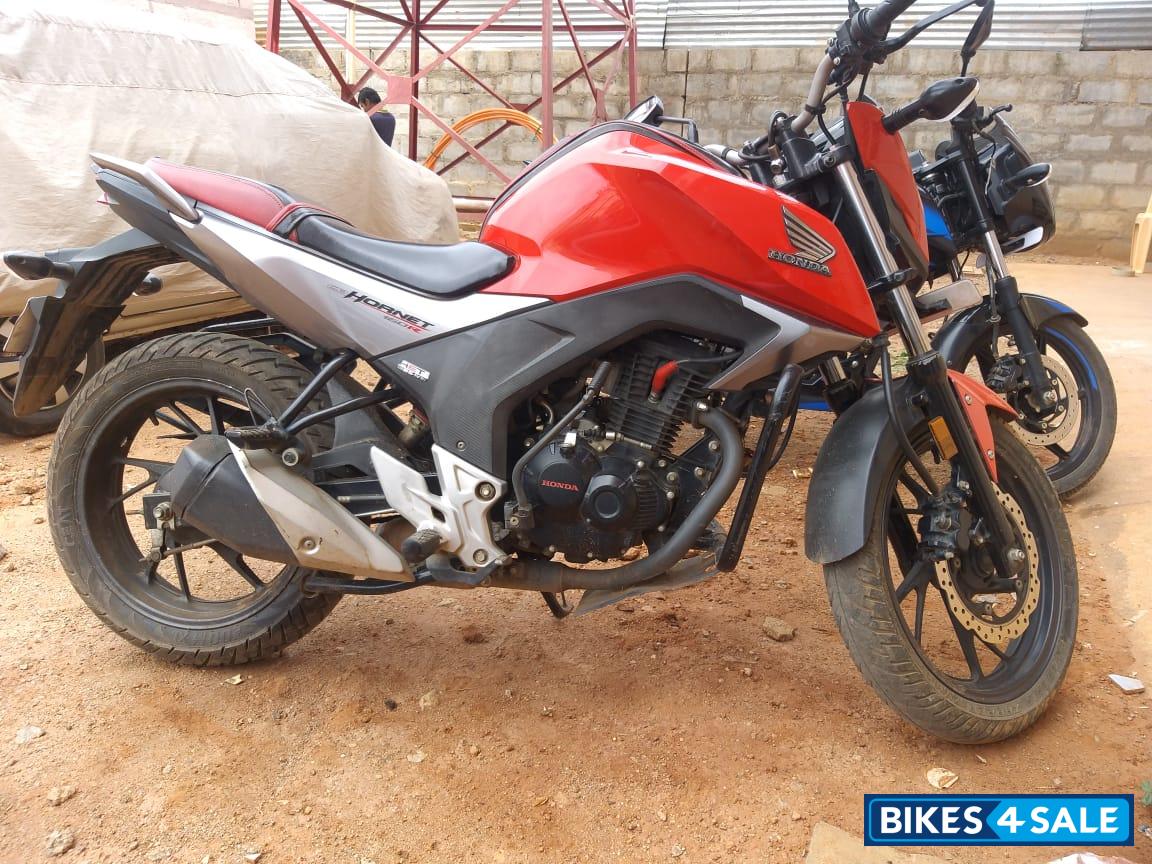 Red Honda CB Hornet 160R