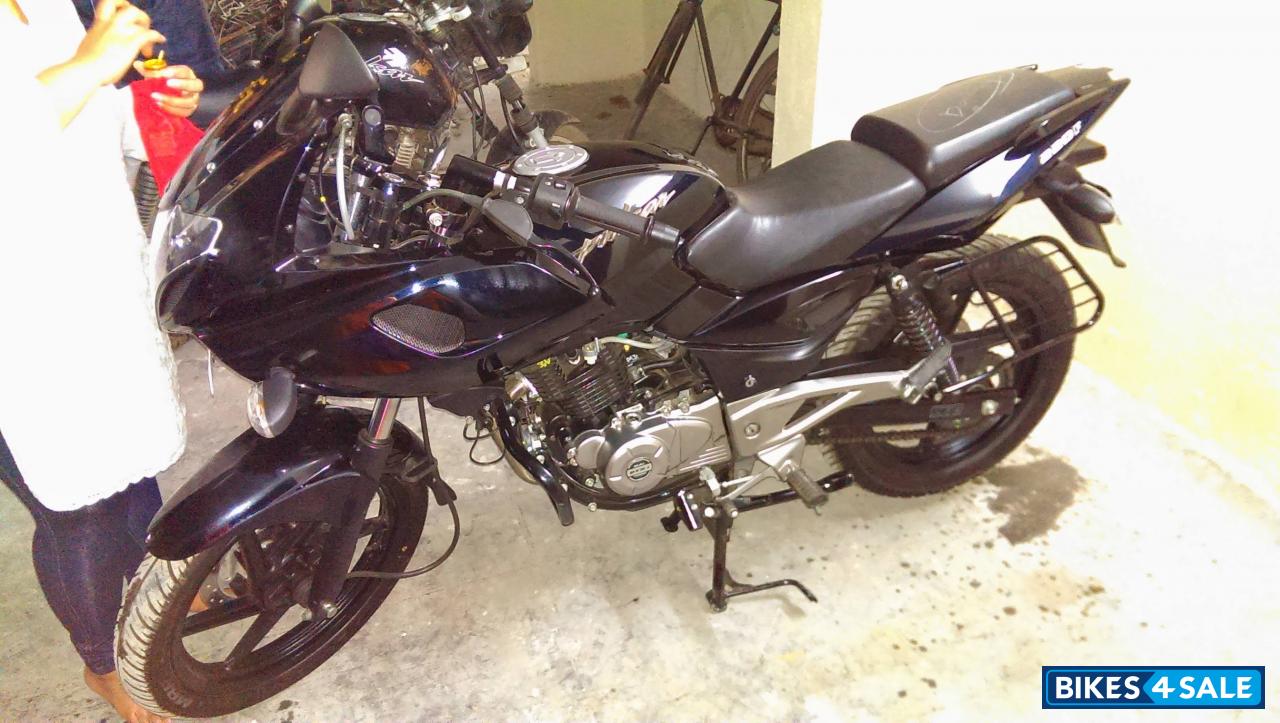 Bajaj Pulsar 220F