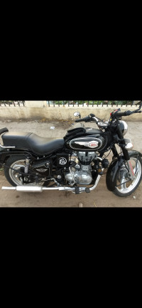Blaxk Royal Enfield Bullet 500