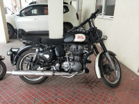 Black Royal Enfield Classic 500