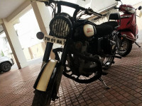 Black Royal Enfield Classic 500