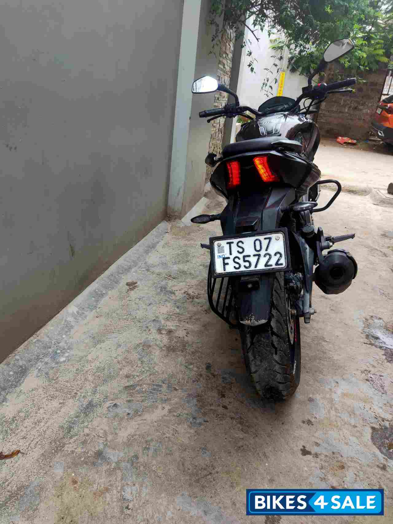 Twilight Plum Bajaj Dominar 400 Disc