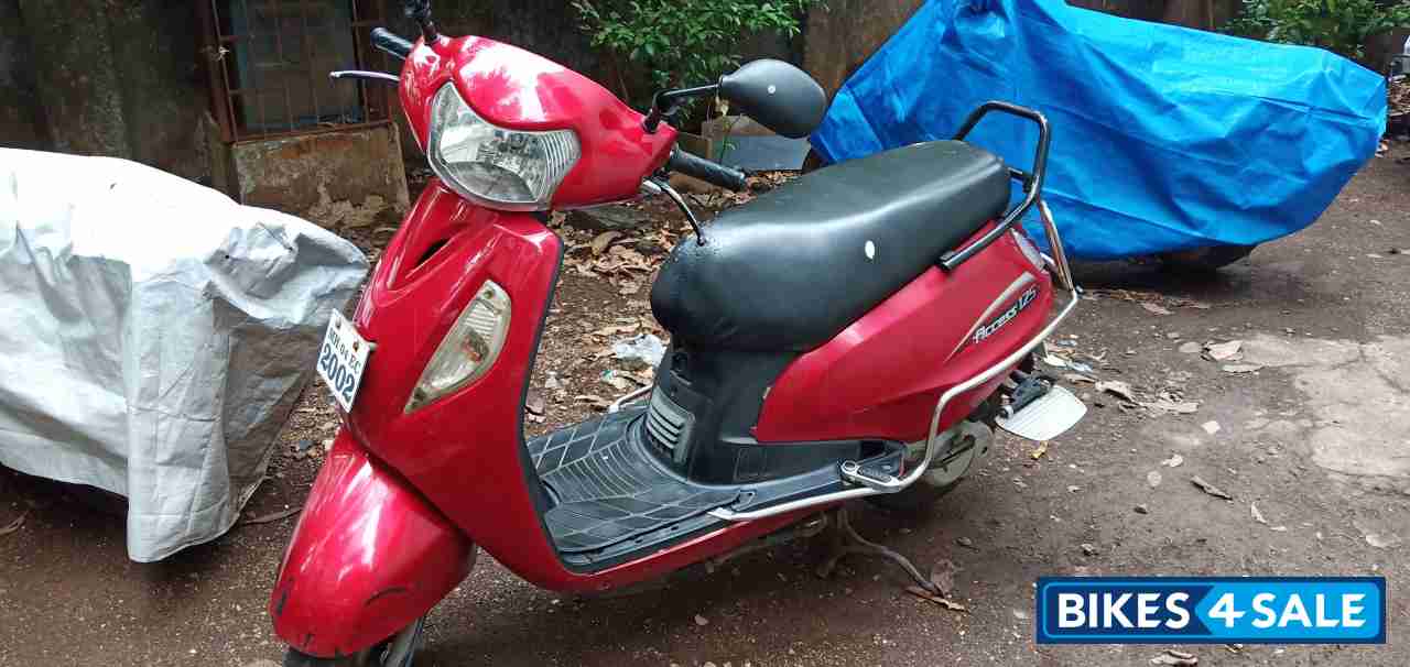 Red Suzuki Access 125