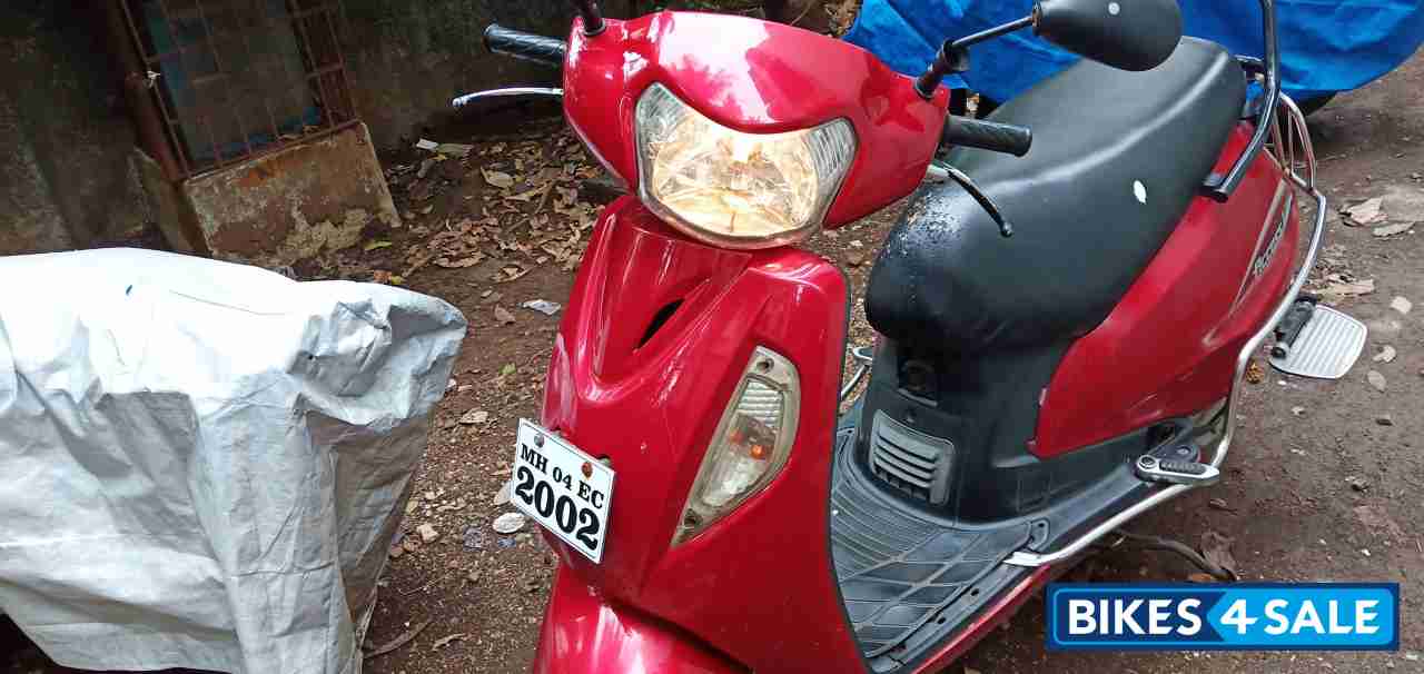 Red Suzuki Access 125