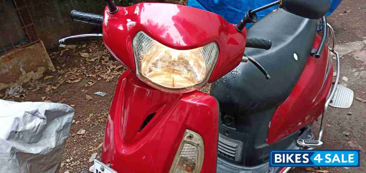 Red Suzuki Access 125