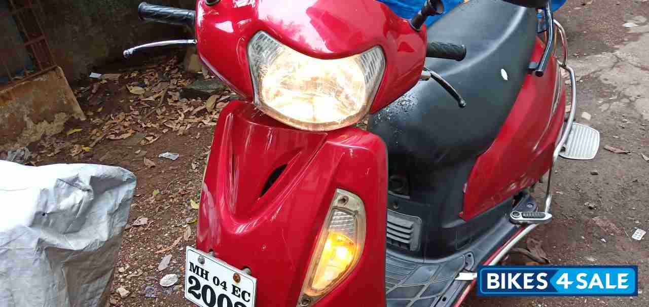 Red Suzuki Access 125