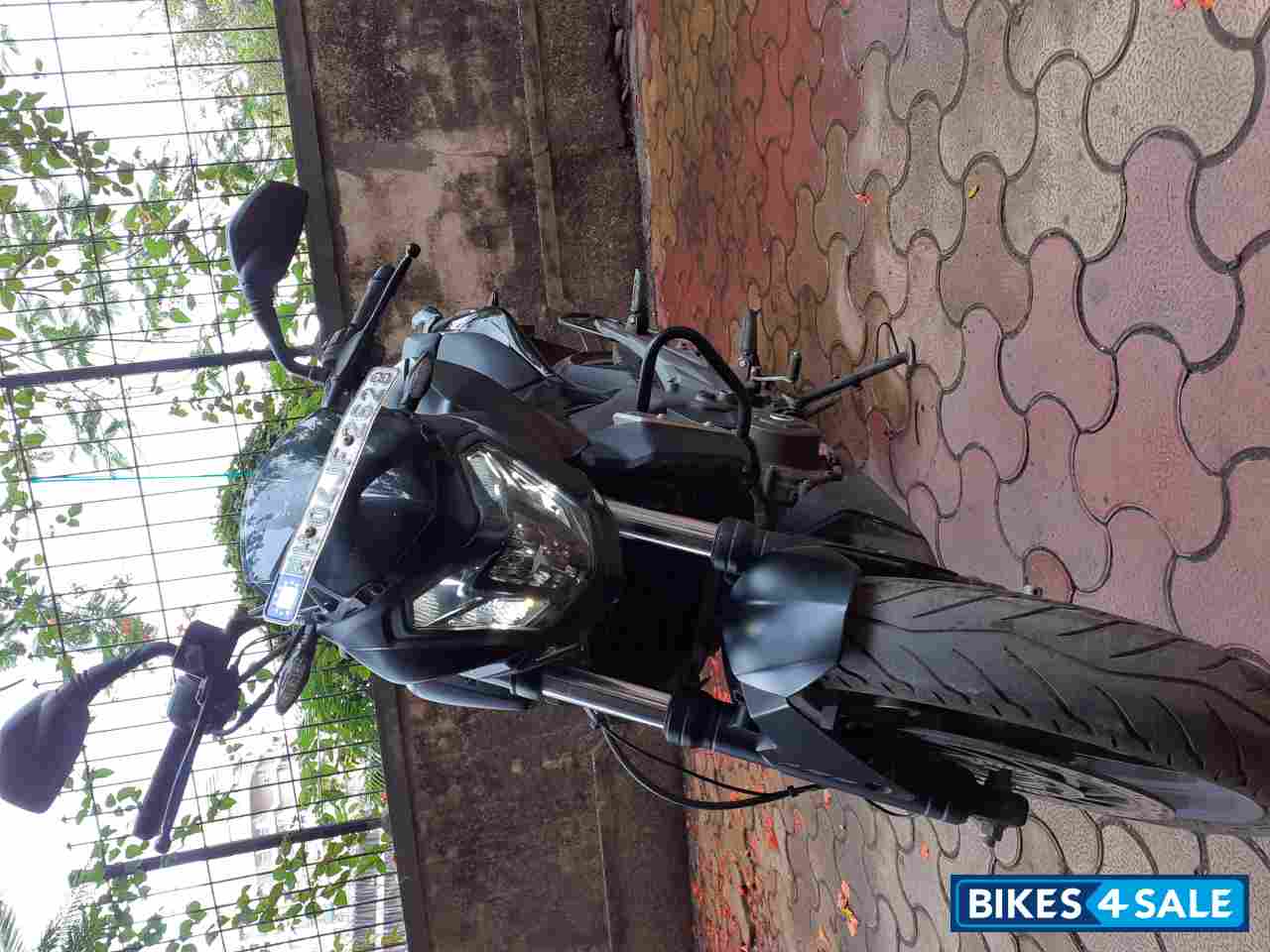 Matte Black Bajaj Dominar 400 ABS BS6