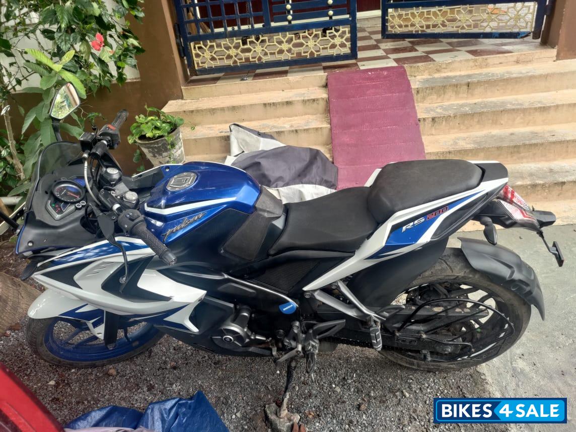 Blue And White Bajaj Pulsar RS 200 ABS Blue And White Bajaj Pulsar RS 200 ABS
