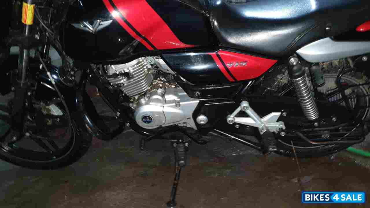 Met Black Bajaj V15 Met Black Bajaj V15