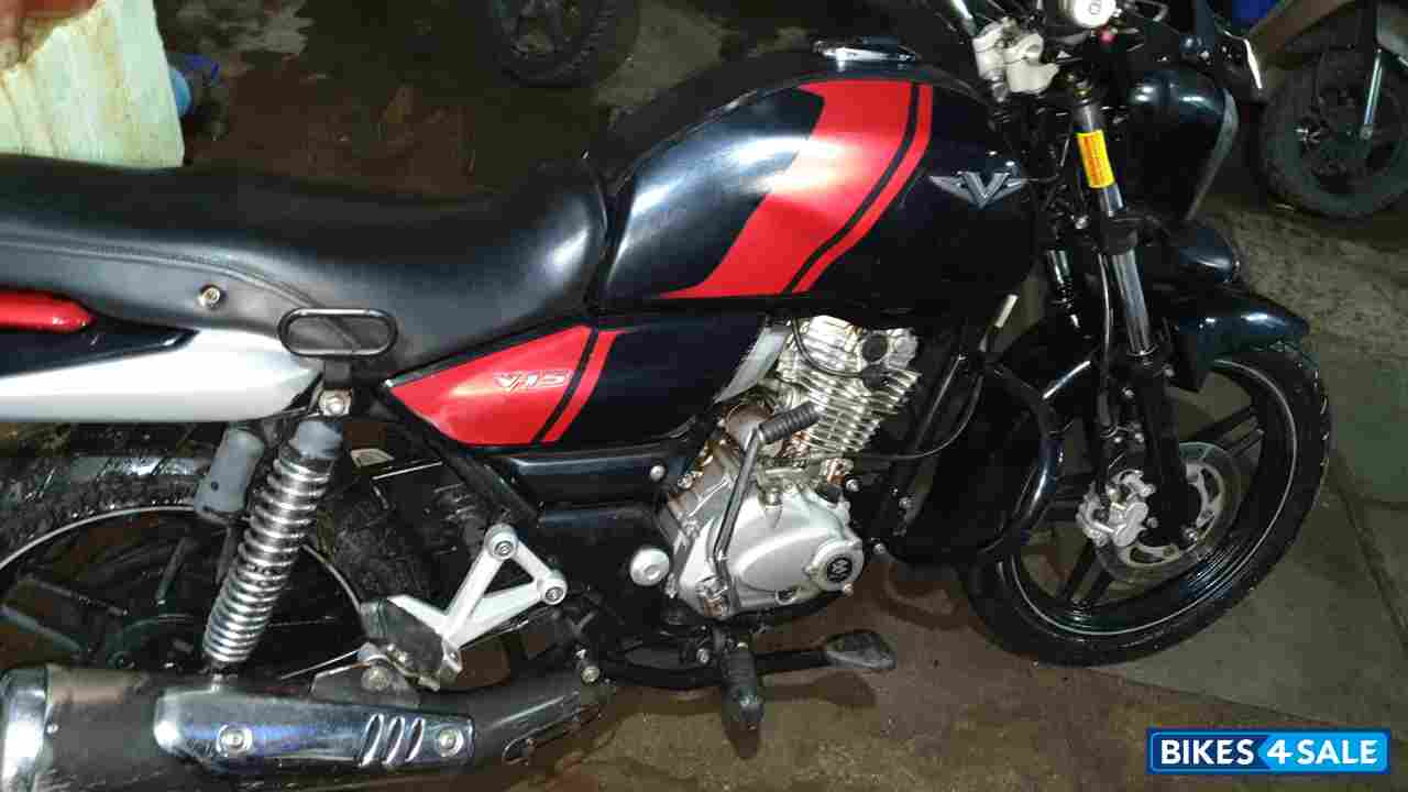 Met Black Bajaj V15 Met Black Bajaj V15