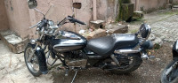 Black Bajaj Avenger 220 DTS-i