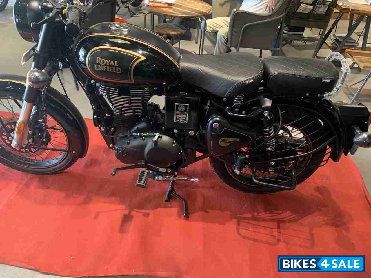 royal enfield classic 350 tribute black price