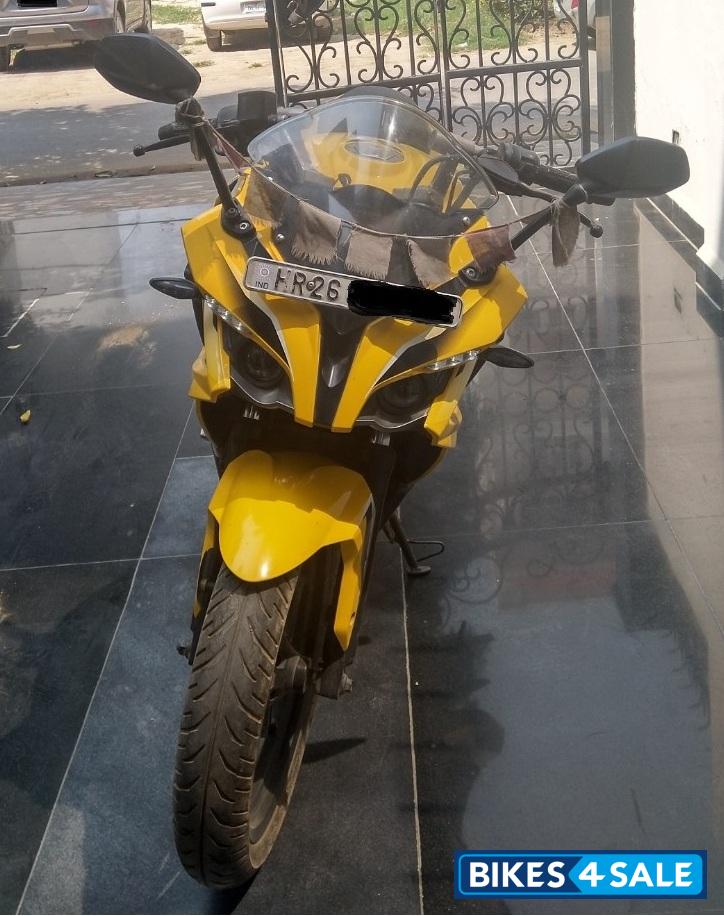 Bajaj Pulsar RS 200 ABS