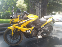 Bajaj Pulsar RS 200 ABS
