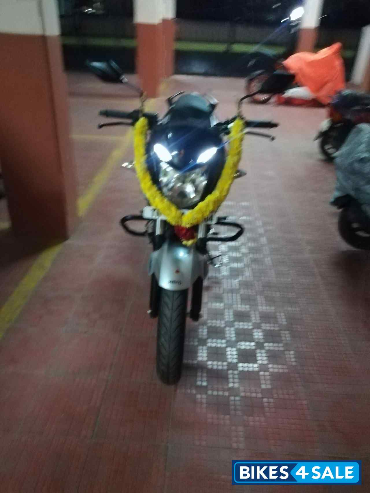 Black With Silver Hero Xtreme 200R