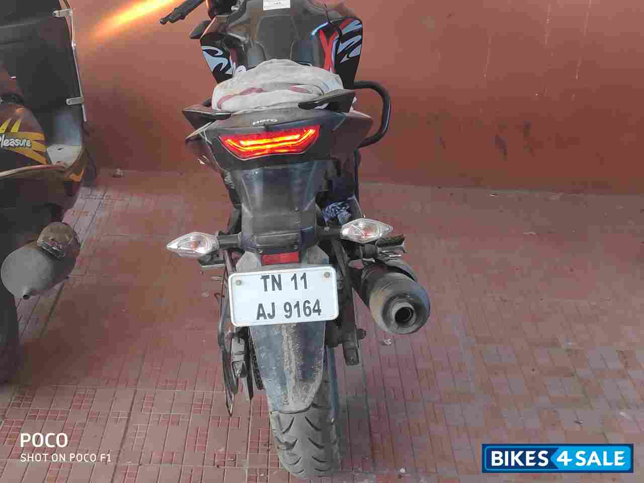 Black With Silver Hero Xtreme 200R Black With Silver Hero Xtreme 200R