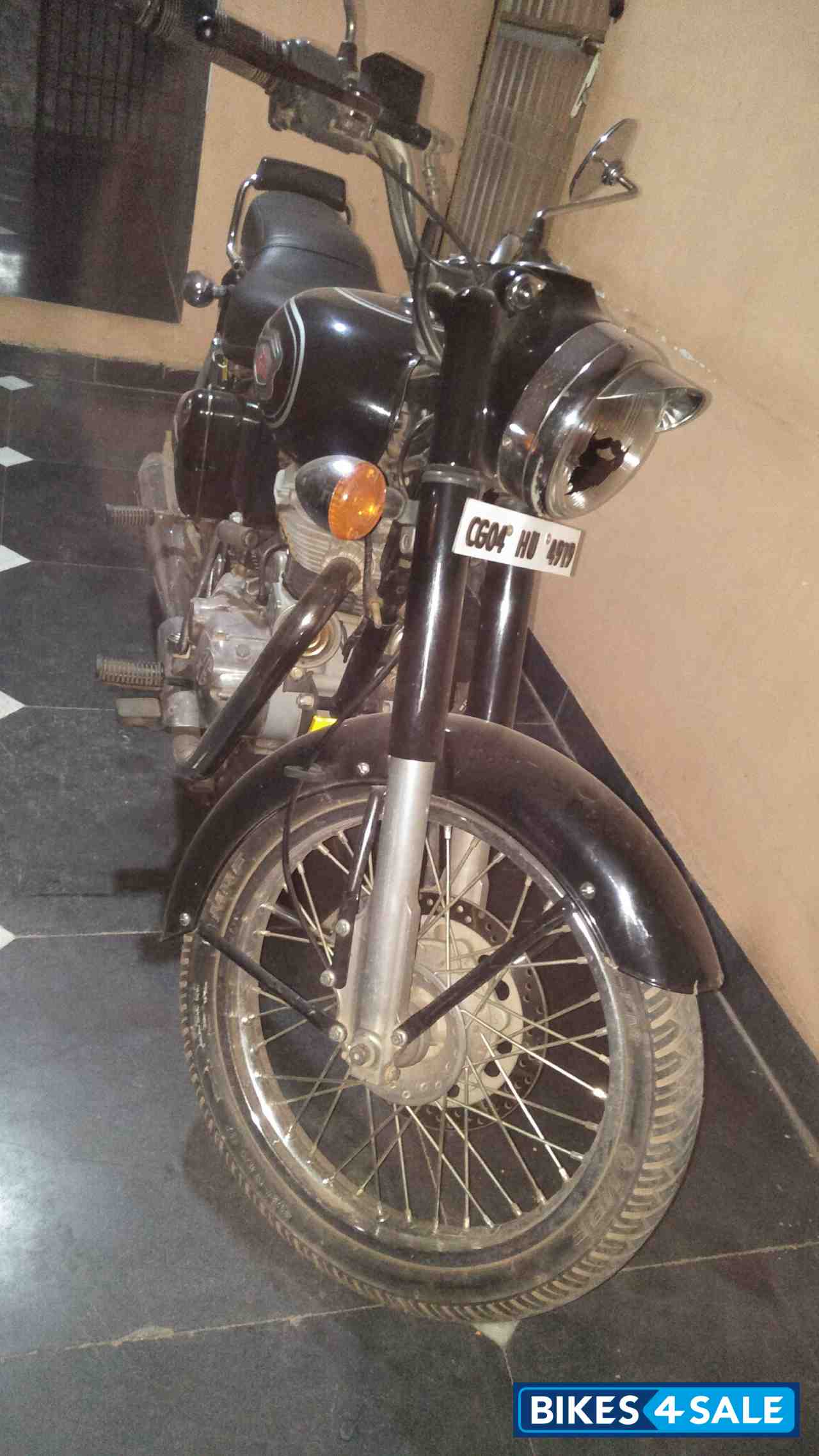 Black Royal Enfield Bullet 500