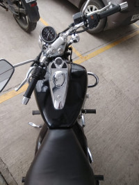 Midnight Black Bajaj Avenger 220 DTS-i