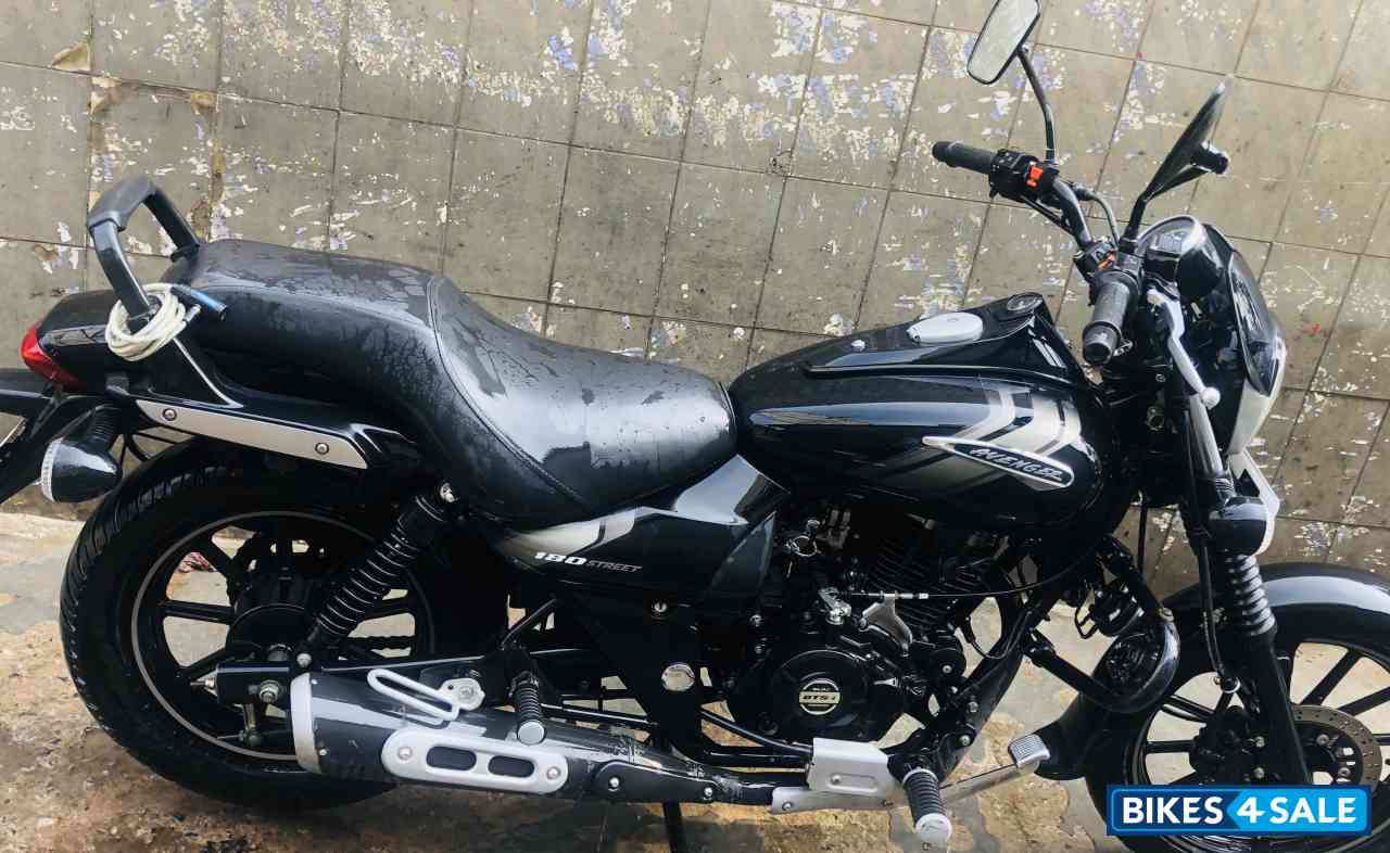 Bajaj Avenger Street 180