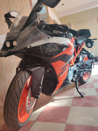 Black KTM RC 200
