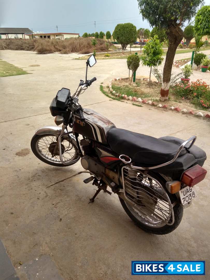 Black Bajaj KB 100 Black Bajaj KB 100