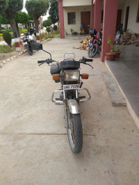 Black Bajaj KB 100