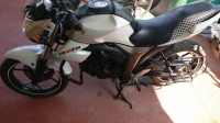 White Suzuki Gixxer 150