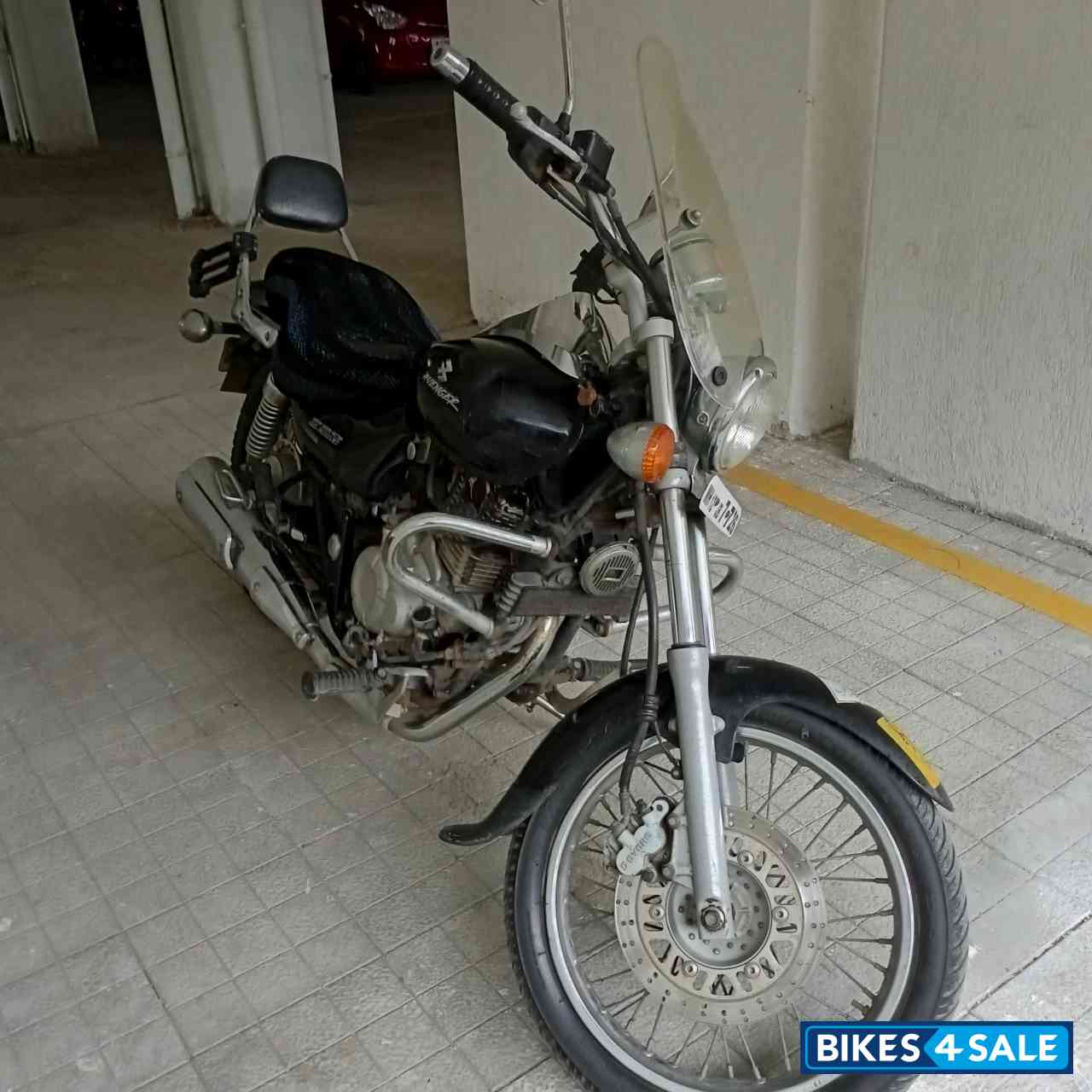 Bajaj Avenger 220 DTS-i