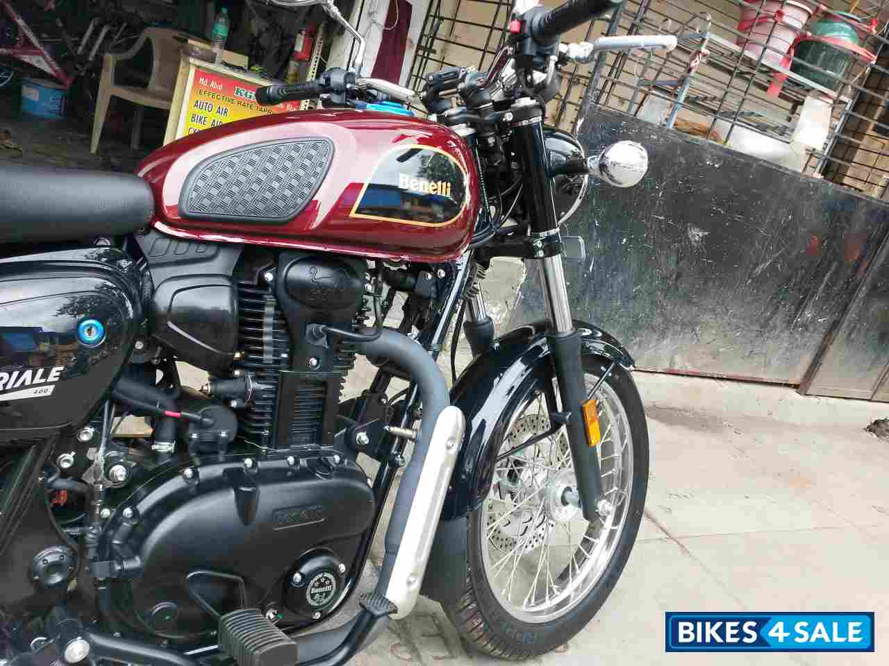 Bkack & Red Benelli Imperiale 400